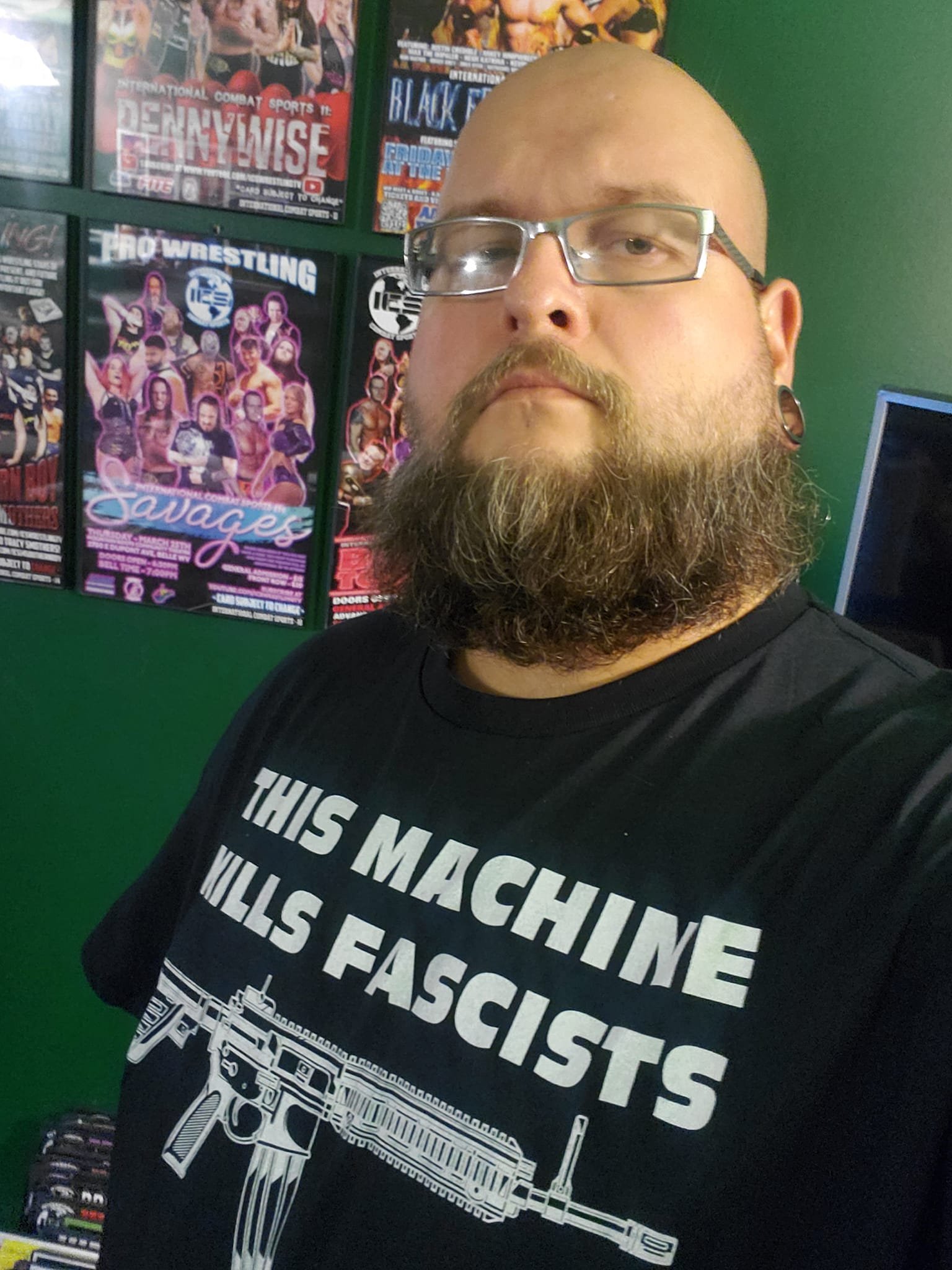 This Machine Kills Fascists Rifle T-Shirt - Image 3